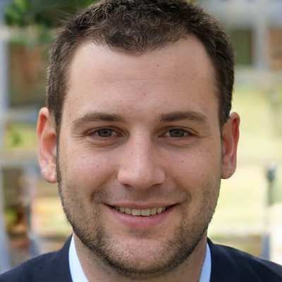 Experts Insights: How to Build an Engaging Social Media Community 37 Scott Steward