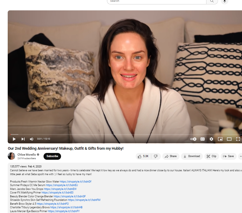 Comprehensive Guide to YouTube Monetization: Strategies, Rules, and Revenue Generation for 2026 7 A snapshot of a YouTuber promoting affiliate links