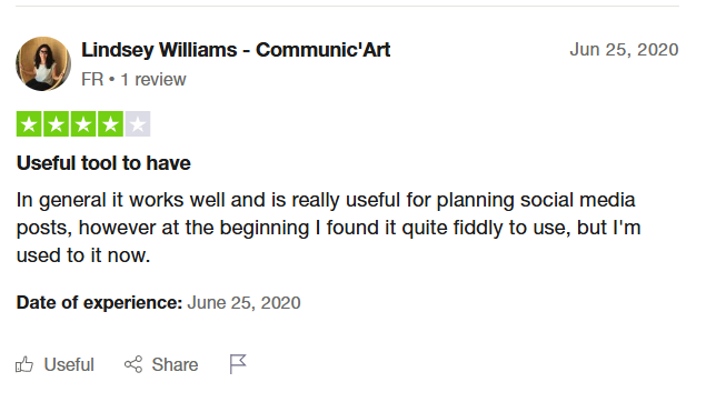 An Agorapulse User Reviewed With a Four-Star Rating